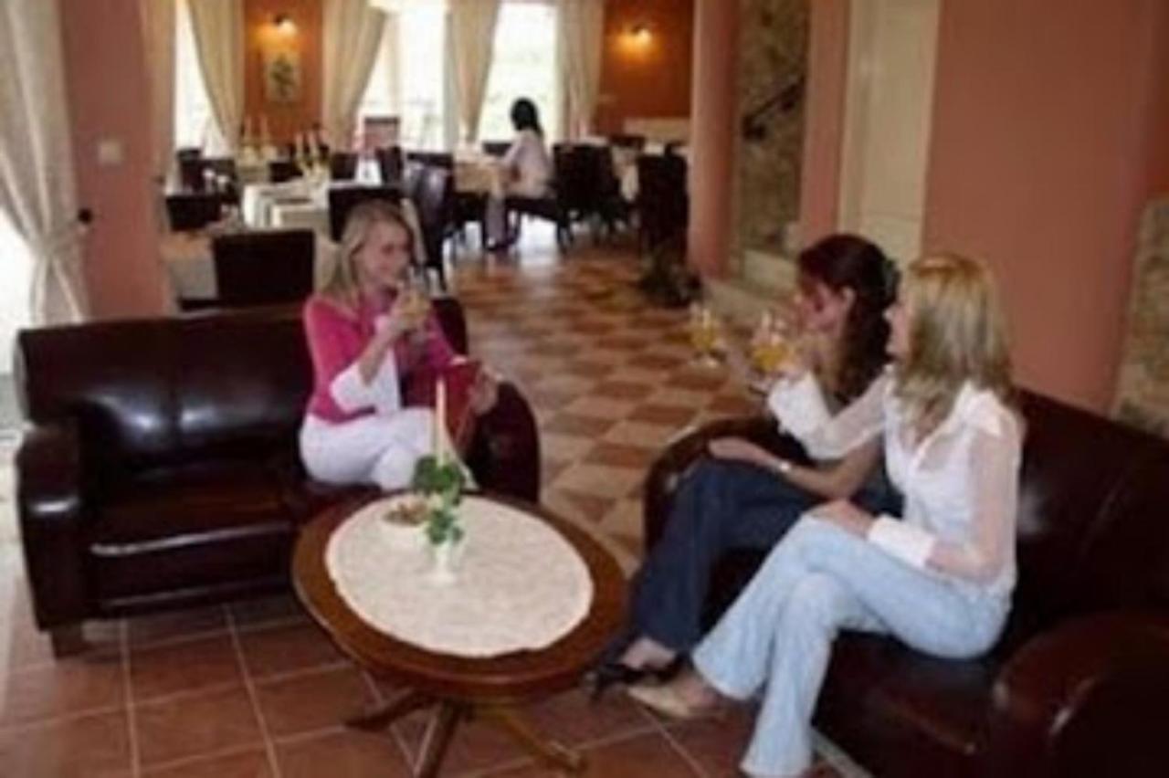 Nyíregyháza Staff House B&B 외부 사진
