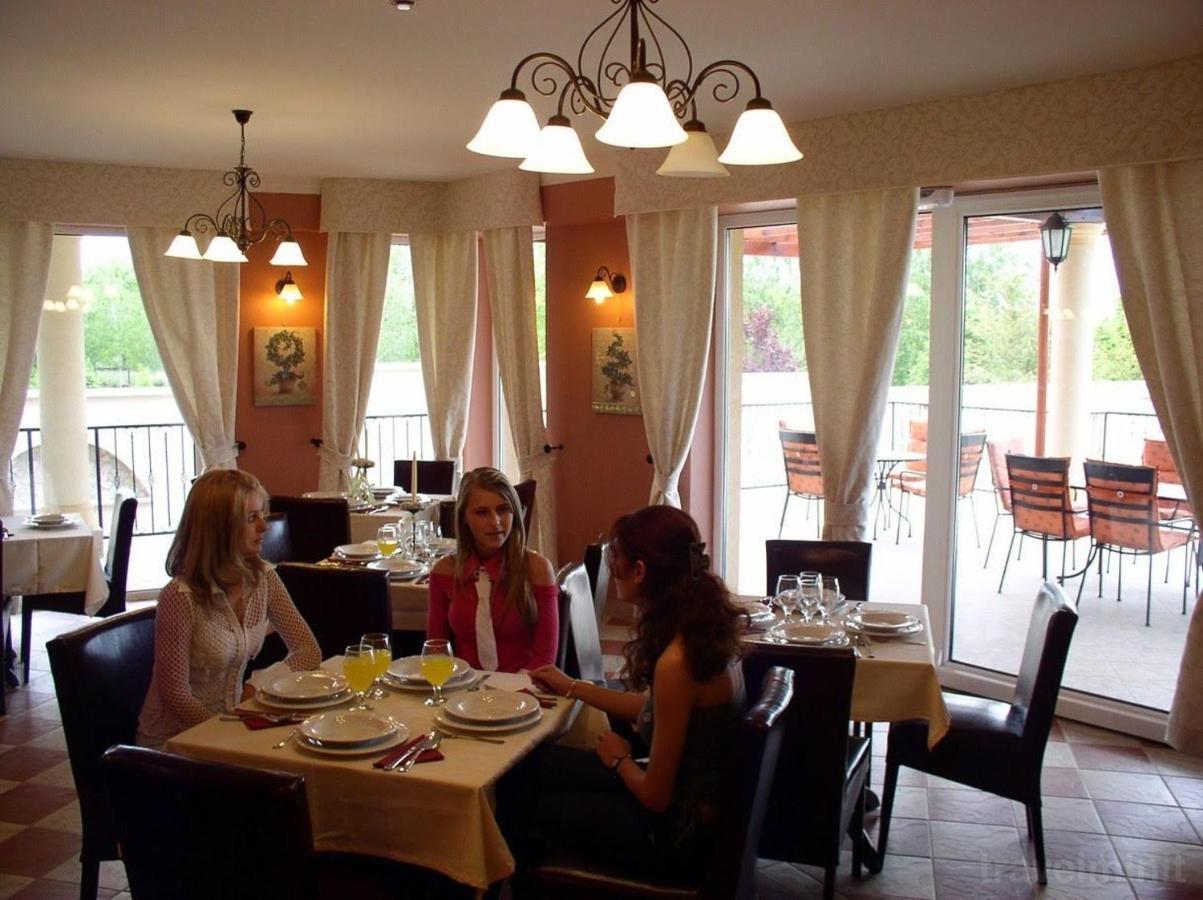 Nyíregyháza Staff House B&B 외부 사진