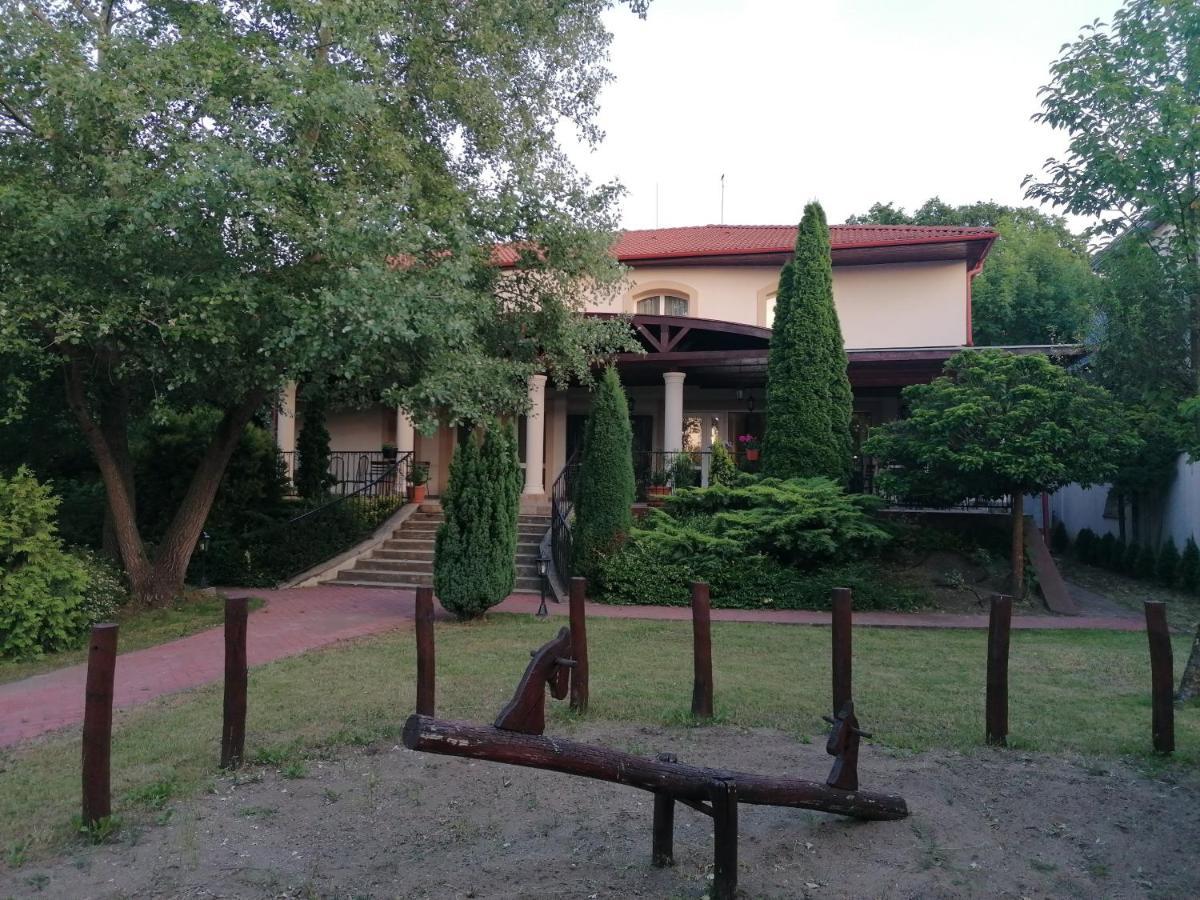 Nyíregyháza Staff House B&B 외부 사진