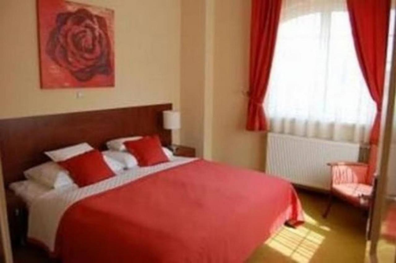 Nyíregyháza Staff House B&B 외부 사진